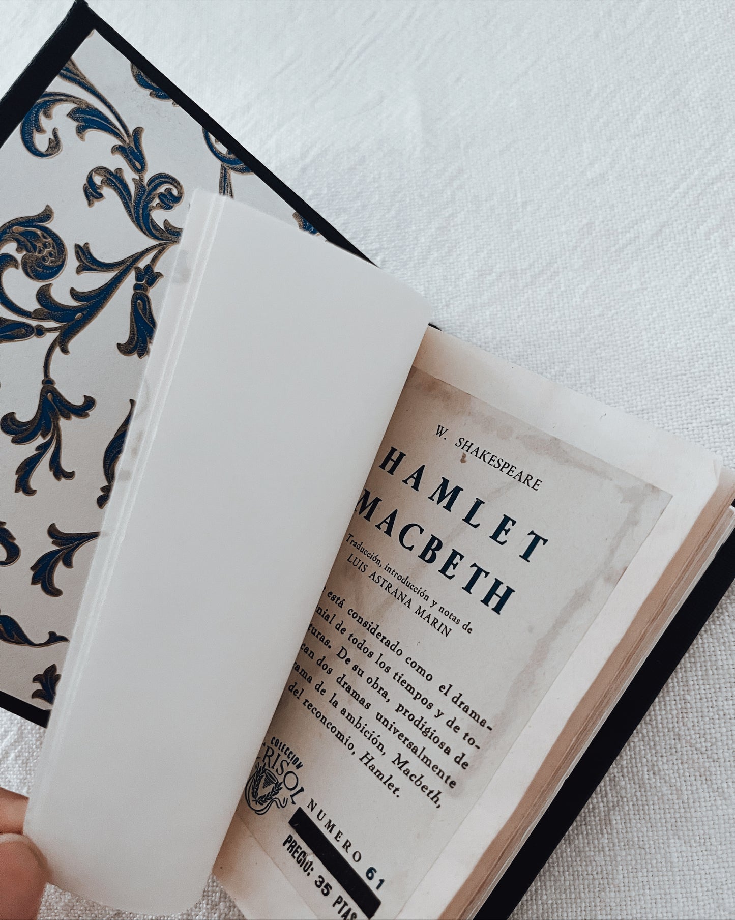 Hamlet y Macbeth · William Shakespeare · Edición Crisol 1951 · Libro restaurado y pintado a mano