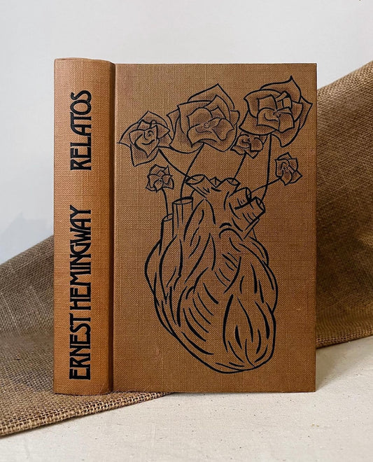Relatos de Ernest Hemingway – Edición de 1975 pintada a mano