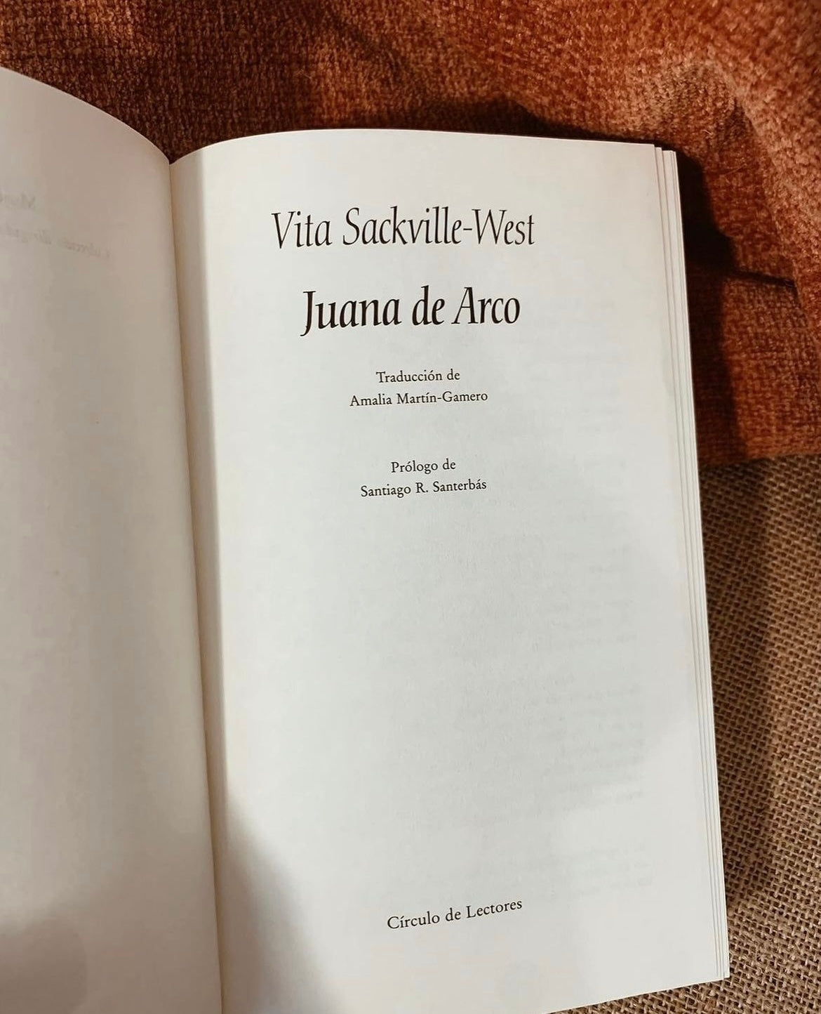 Juana de Arco de Vita Sackville-West – Edición Pintada a Mano